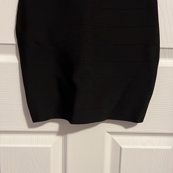 MARCIANO BANDAGE DRESS - Picture 3 of 6